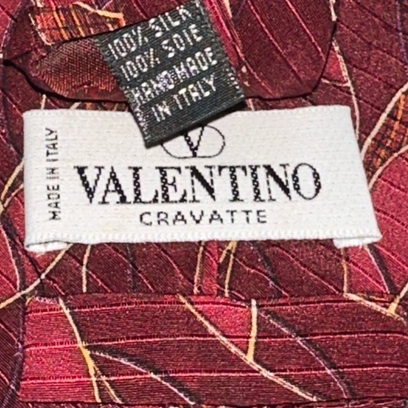 Valentino Red Leaf Patterned Embossed Men's Tie - Picture 2 of 8